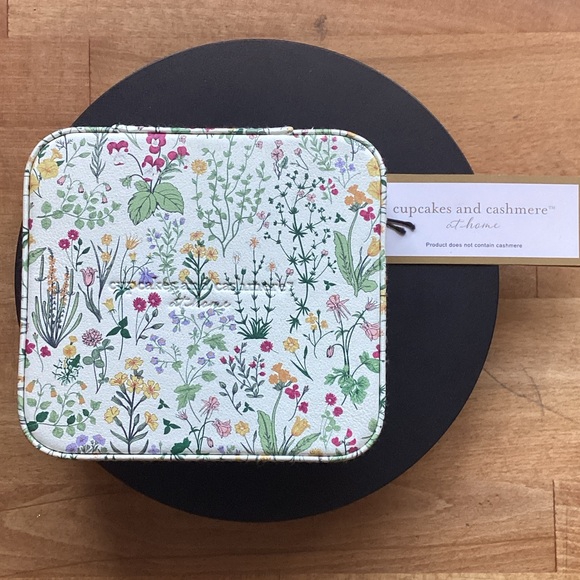 Cupcakes And Cashmere Jewelry Box